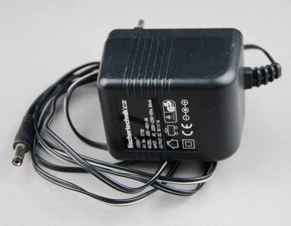 Steckernetzgerät 230V:9V, 1A, 5,5mm Stecker - schwarz