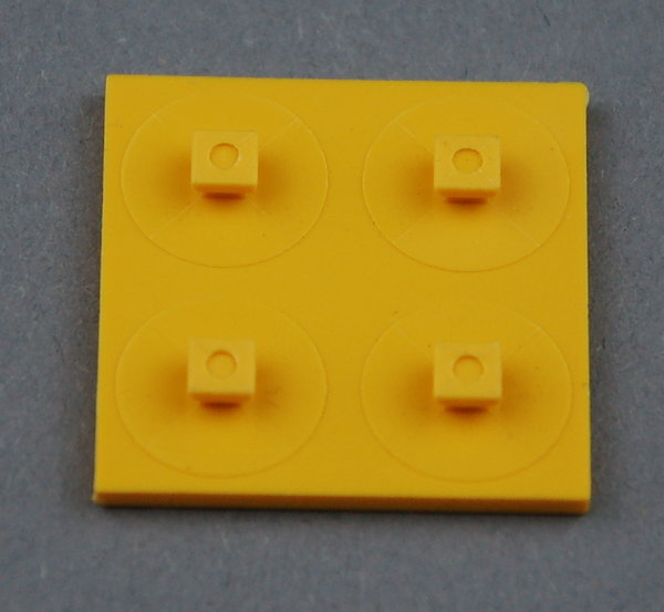 Bauplatte 30x30 mit Zapfen - gelb