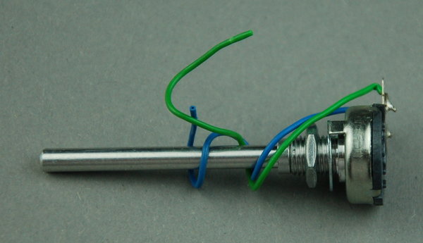 Potentiometer mit Achse, unterschiedliche Kabelfarben (Befestigung mit 32116) - NEU