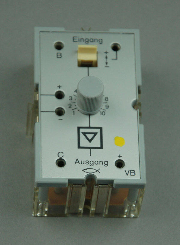 Elektronik-Baustein Verstärker, mit gelbem Punkt - gebraucht